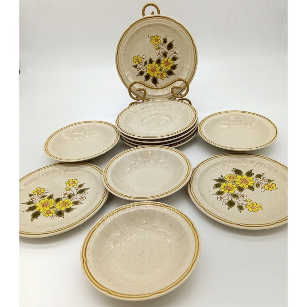 Vtg Crown Manor Stoneware Spring Daisy 3 Dessert Plates 4 Berry Bowls 4 Saucers